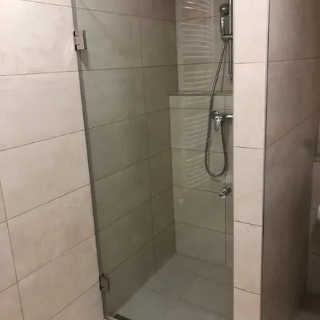 Πανσιόν Duna Vendeghaz Fadd-Dombori