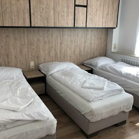 Duna Vendeghaz بيت ضيافة *