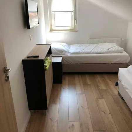 Duna Vendeghaz بيت ضيافة *